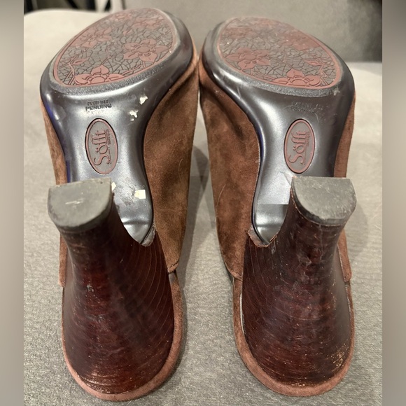 Brown Suede Women's Clogs (size 10) - Picture 5 of 7